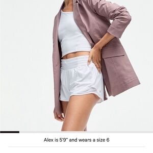 Lululemon White Hotty Hot High-Rise Lined Short 2.5”